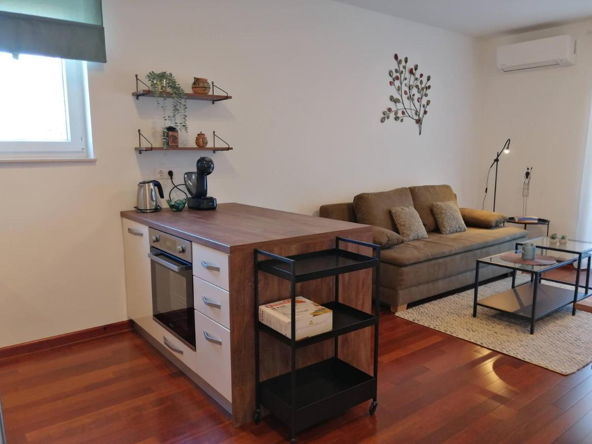 Apartment Iva Šilo Esterno foto